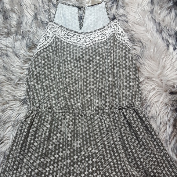 Sweet Wanderer Jumper- Size L - Picture 2 of 3